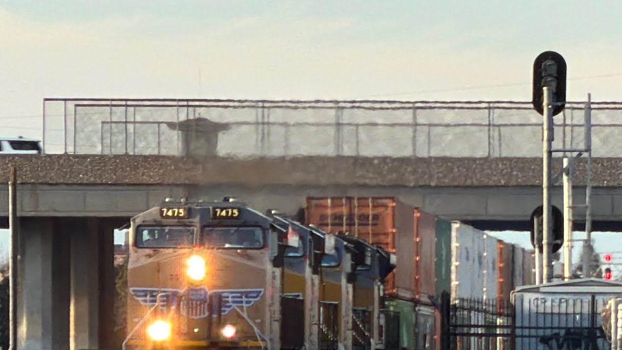UP 7475 Intermodal ZBRLC Train, E Scott Ave Railroad Crossing, Stockton California 