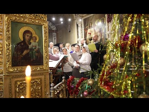 Верующие в России собрались на рождественских богослужениях в храмах