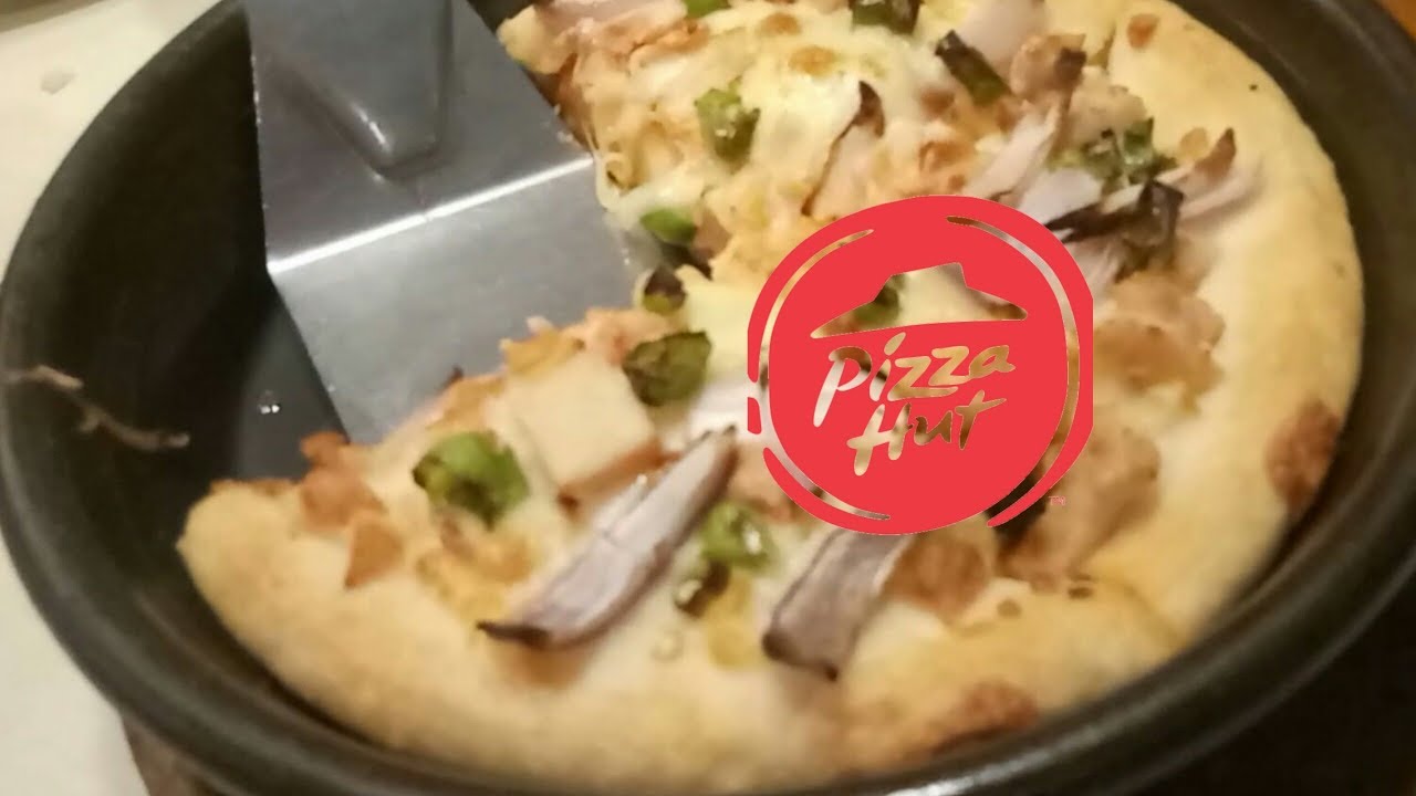 Chicken Classic pizza from Pizza Hut Uttara ll Vlog24 ll by YT vlogs