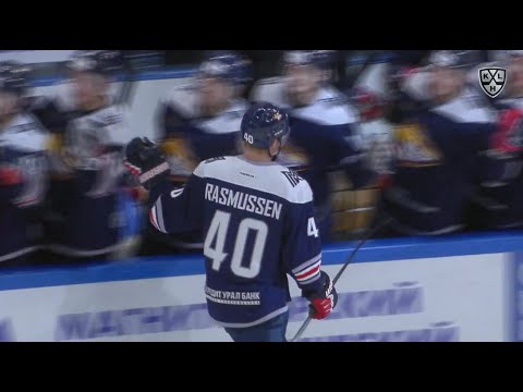 Rasmussen finishes the puck in the goal
