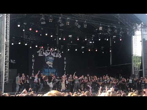 Suicidal Tendencies - full podium with fans (live) @ Into the Grave Leeuwarden 11-08-2018