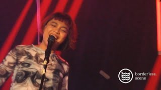 THE UPSTAIRS - Apakah Aku Berada di Mars atau Mereka Mengundang Orang Mars (Live at DRIFFTrecs Show)