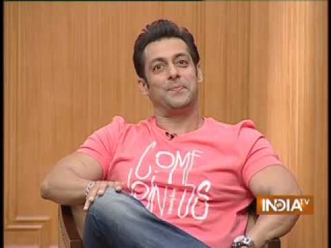 Watch Salman Sarcastically Answering Question On SRK In Aap Ki Adalat