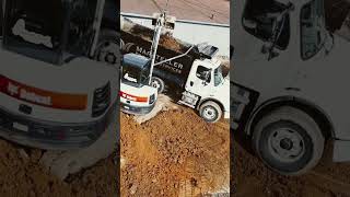 Bobcat E42 slinging dirt