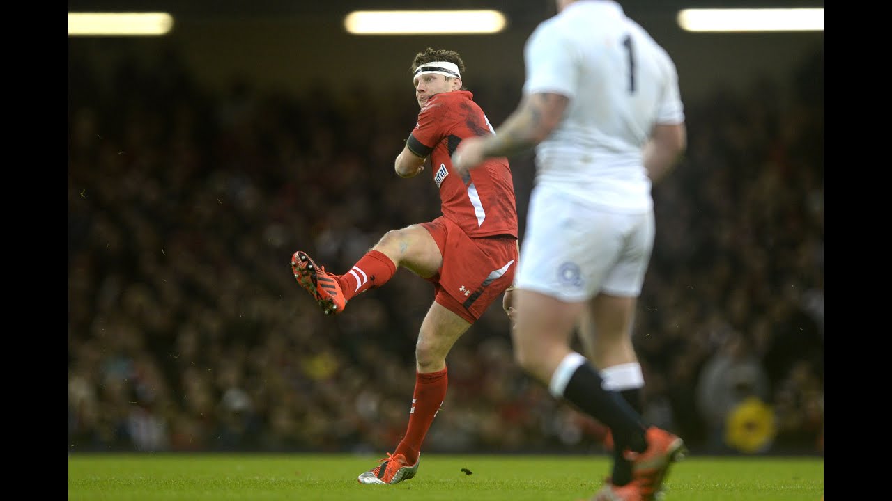 Dan Biggar drop goal against England at the Millennium Stadium | WRU TV