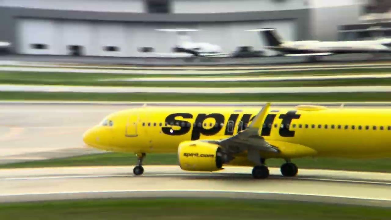 SJC Airport plane spotting. Reverse ops action. Arrivals and Departures