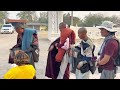 .The monks walked to the place where the Buddha land of India was in trouble.
