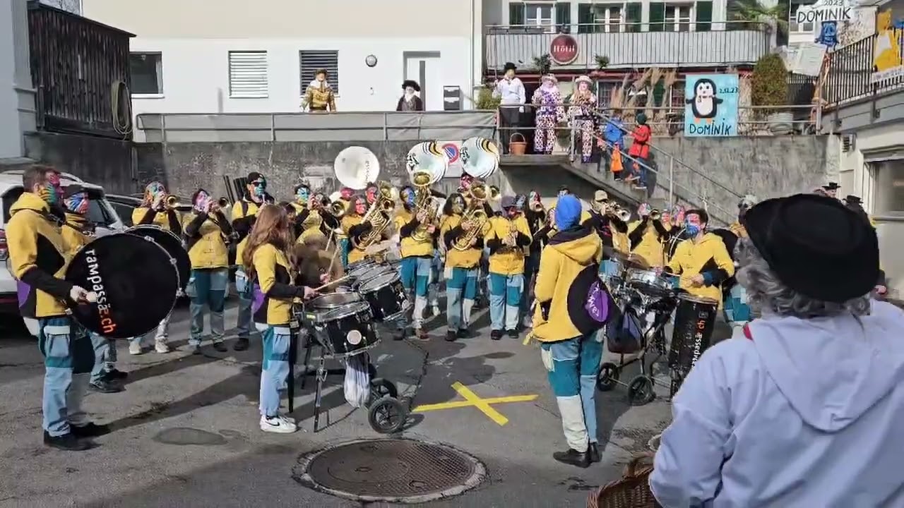 Gugge Rampassä Schwyz - Hundefuetter (They don't care about us - Michael Jackson feat. Salivia)