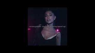 ariana grande -  the light is coming (speed up) Resimi