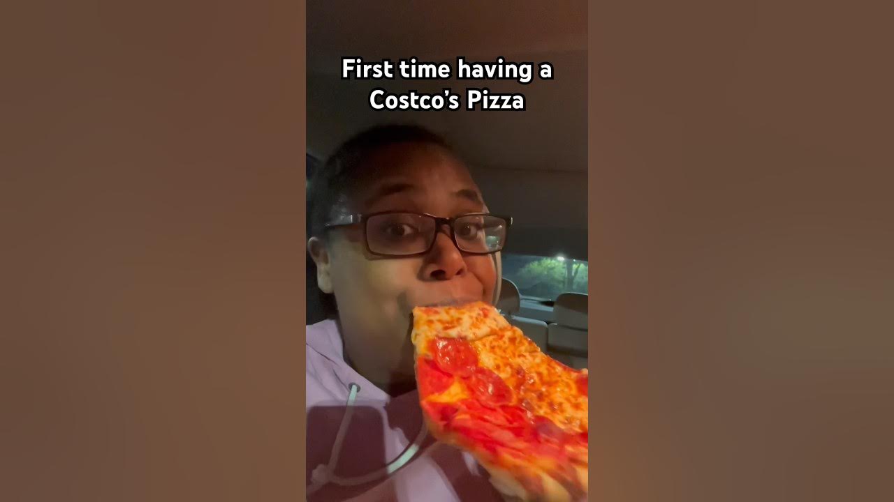 I almost choke on that pizza; WHY IS IT SO BIG? 😩 food foodie pizza