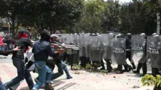 Video thumbnail of "akrata-policia no"