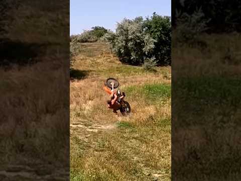 'Дай прокатится' мужик на KTM показал как надо #moto #bike #ktm #enduro #fail