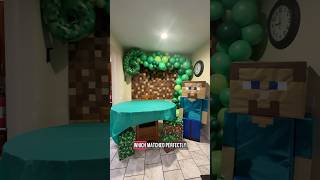 DIY Minecraft Party Themed Backdrop #minecraft #kidsparty