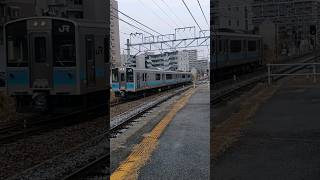 JR東日本長野支社の篠ノ井線普通ワンマン列車長野行きが北松本駅を通過する。
