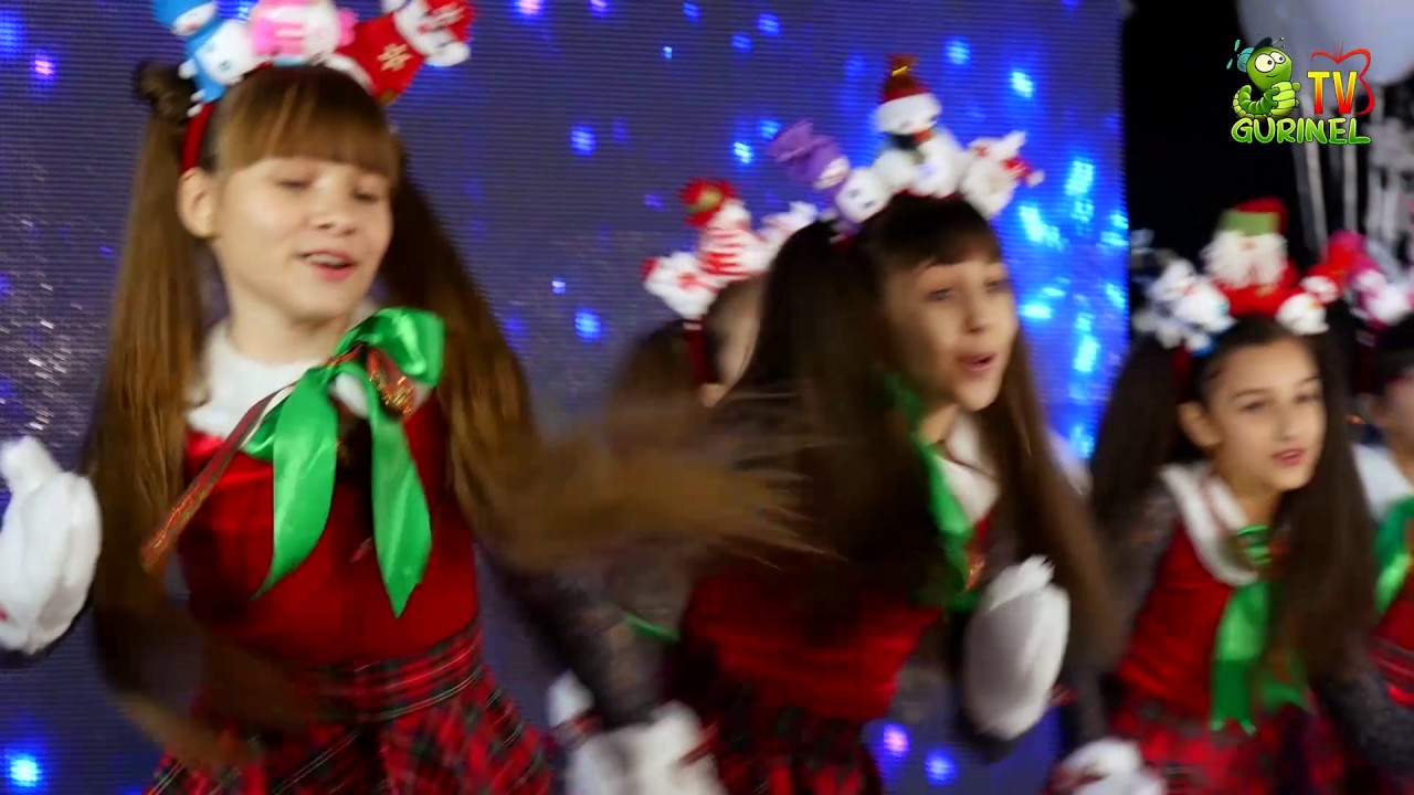 Adriana, Olga, Andreea, Eva, Jennifer - E sarbatoare iar