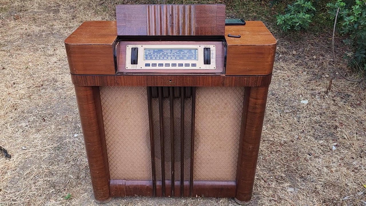 1940 Philco Wireless Remote Control Radio 40-217