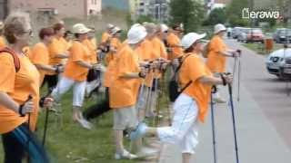 Studenci UTW maszerowali nad zalewem. Rawa Mazowiecka / erawa.pl