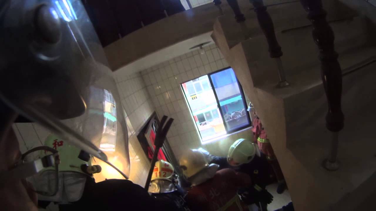1040322永和大新街失火消防隊破門實錄 Youtube