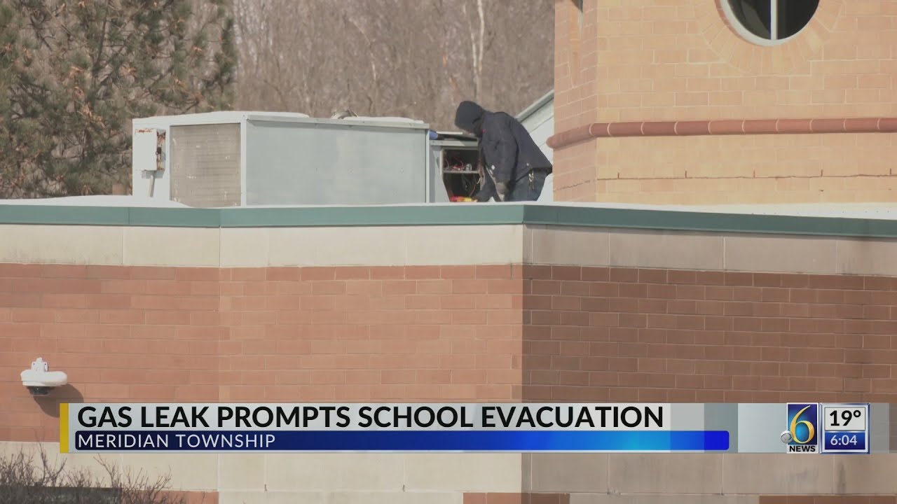 Gas leak prompts school evacuation - YouTube