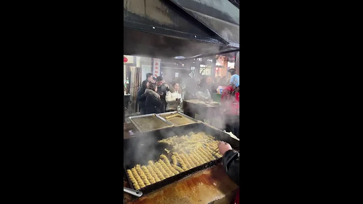 Magical Chinese street food 神奇的中国街头美食  不思議な中国の街グルメ