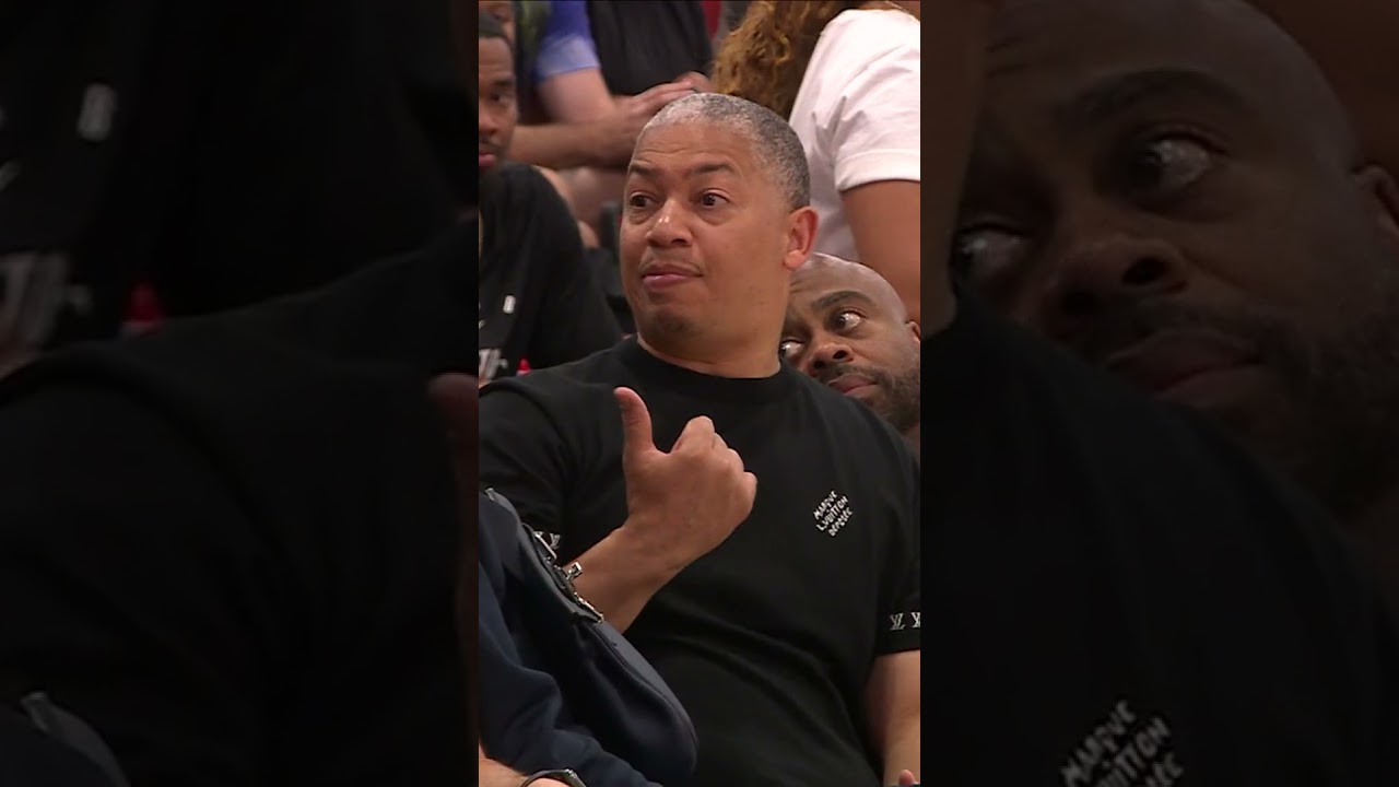 Kawhi pulled up to Summer League🤩