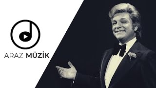 Zeki Müren - Ağlamış Gülmüşüm Resimi