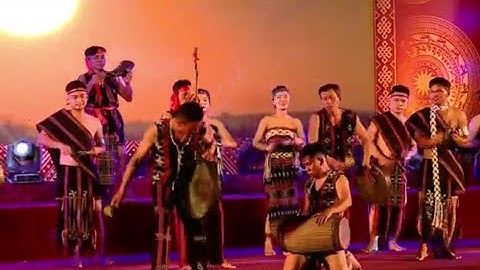 Hoà tấu nhạc cụ truyền thống của đồng bào Cơ Tu