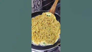 NOODLES OMELETTE (MAGGI) MUST TRY.....