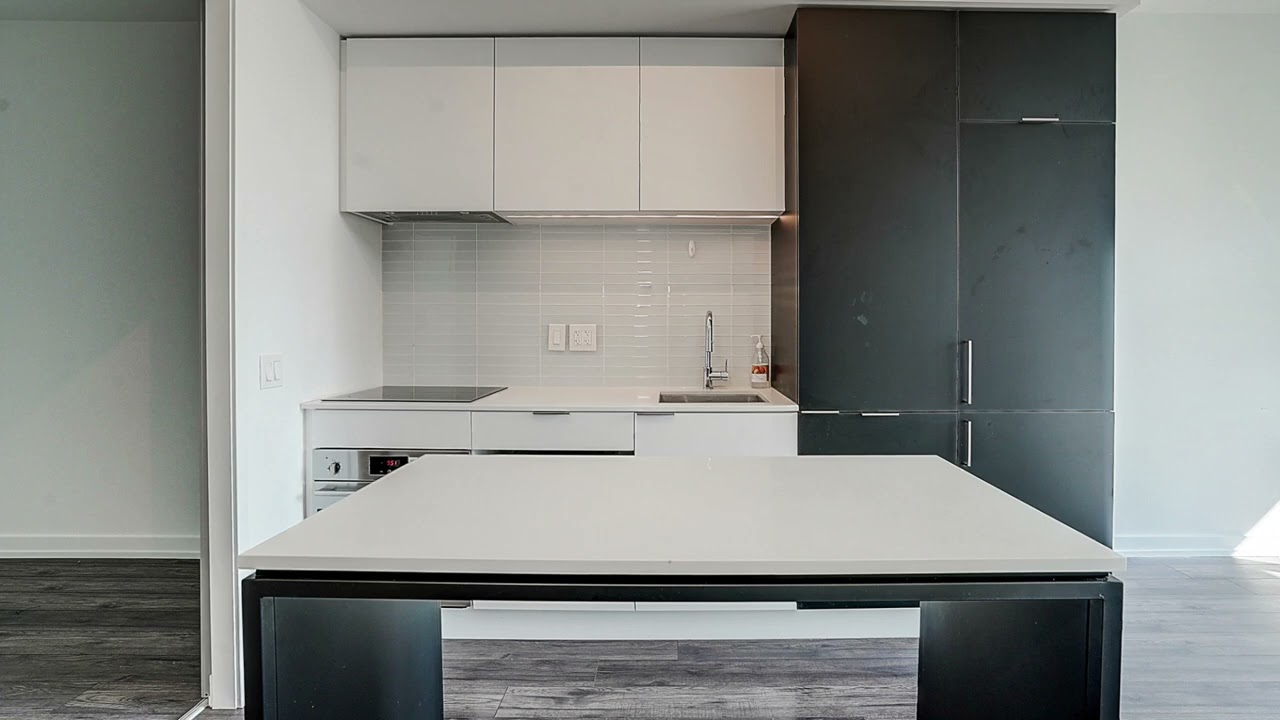 33 Helendale Ave, Unit 2004, Toronto, ON