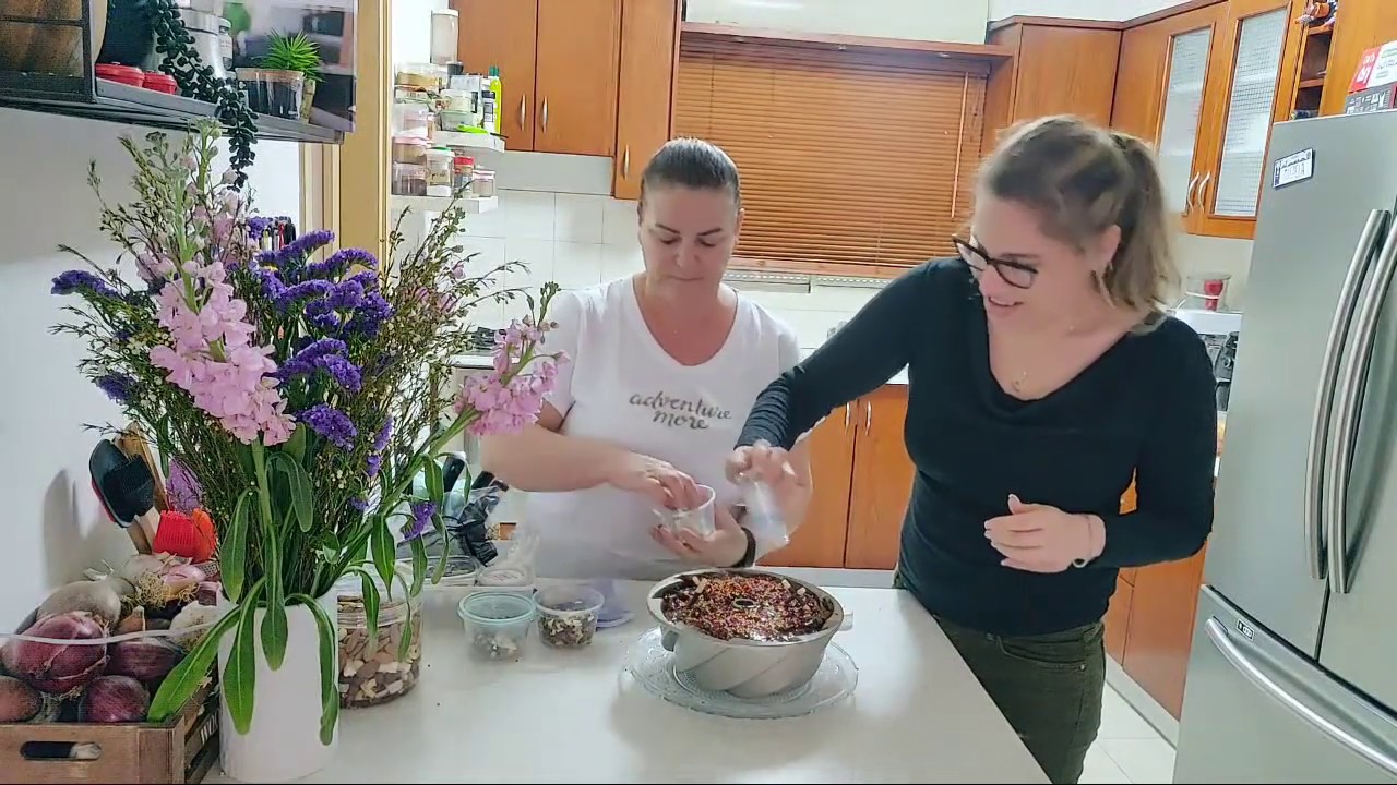 עוגת שוקולד יומולדת – חלק שני