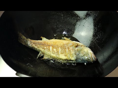 不管煎什么鱼，一定不要直接下锅，多做这一步，不粘锅不破皮