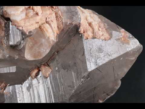 トルマリン イン クォーツ 原石 188g / Tourmaline in Quartz - YouTube