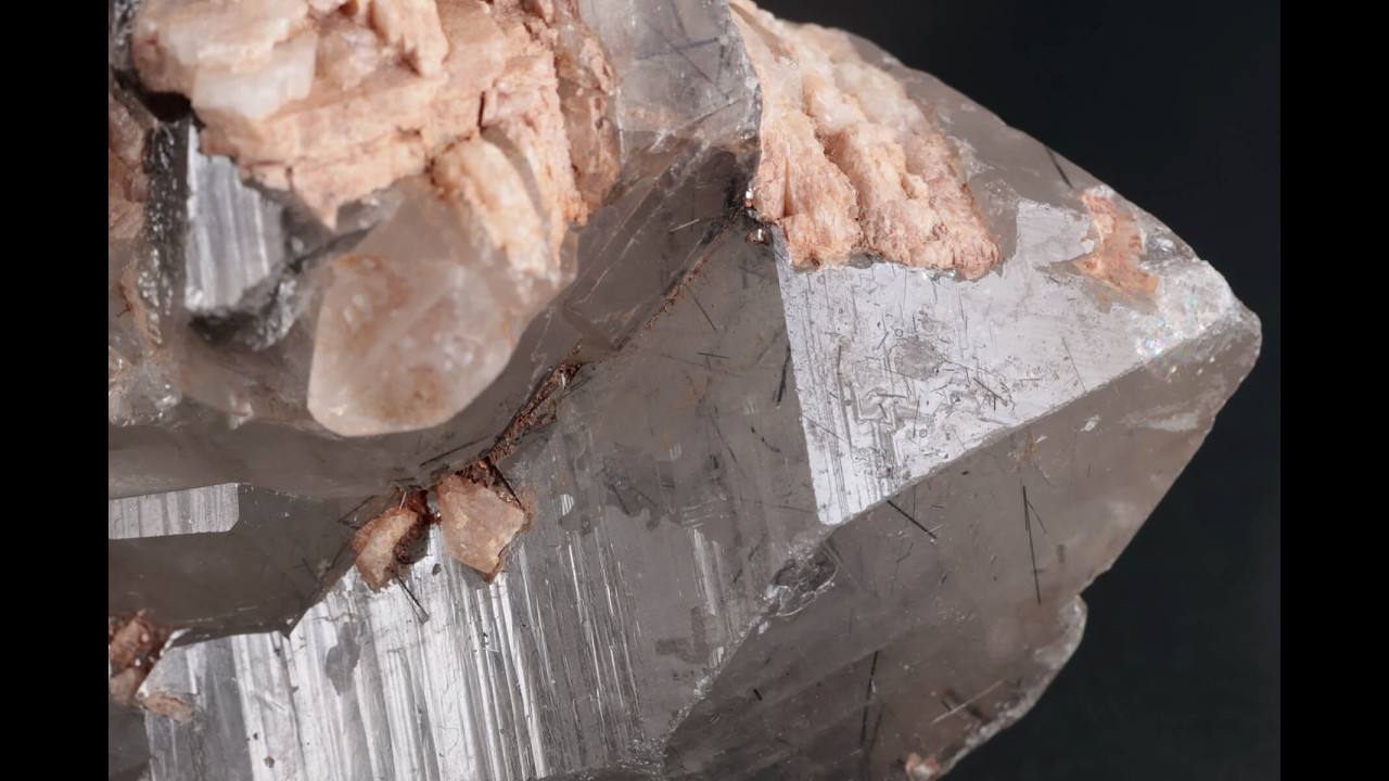 トルマリン イン クォーツ 原石 188g / Tourmaline in Quartz - YouTube