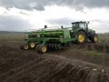 Трактор John Deere 7930 с сеялкой 1590