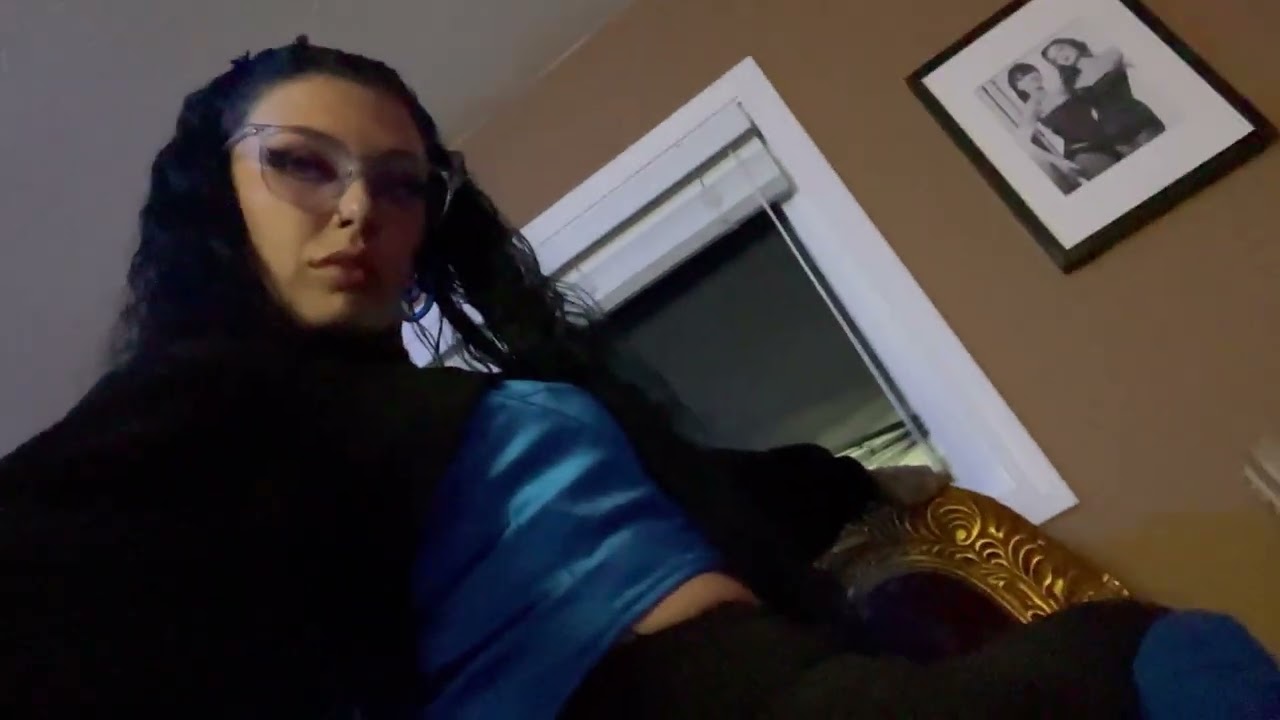 Do you like girls who wear glasses?