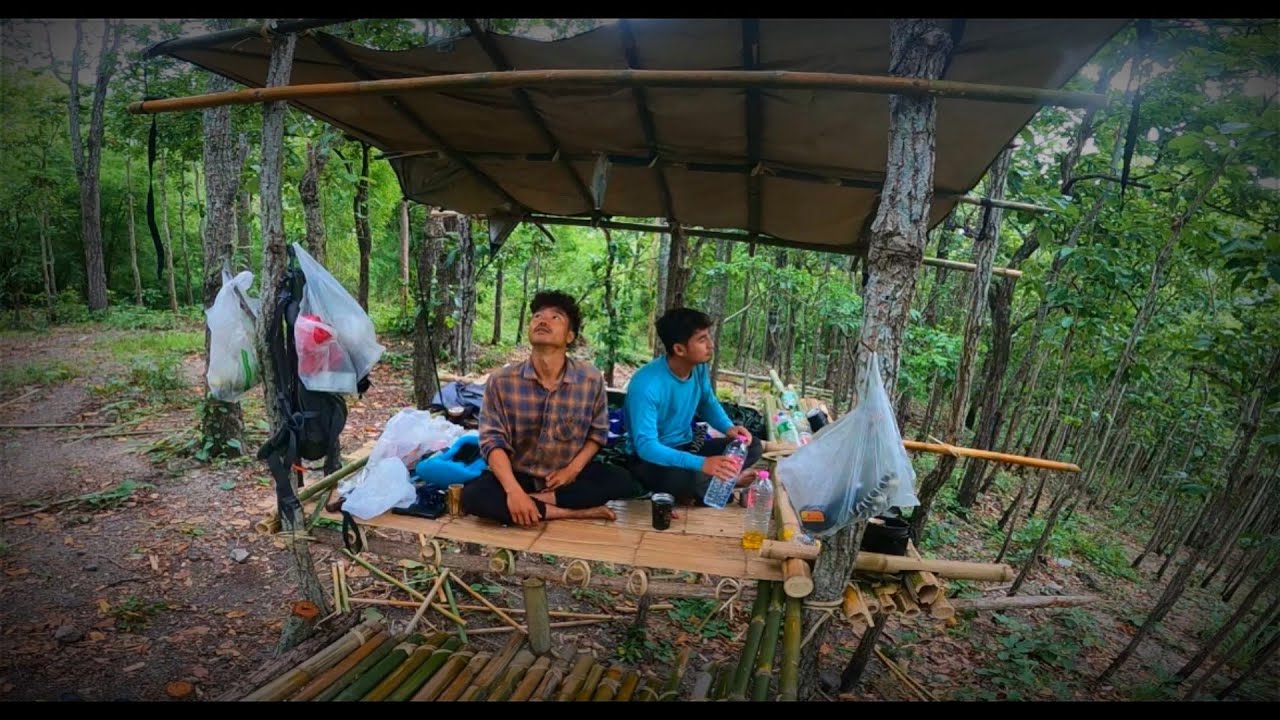 หากระต๊อบบนยอดเขาป่าเต็งรัง ￼ เจอพายุลมพัดอย่างรุนแรง ฟังเสียงเจ้าถิ่น