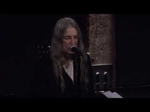 Patti Smith: One Too Many Mornings (Bob Dylan) cover, City Winery, New York City 2021-04-10, 1080