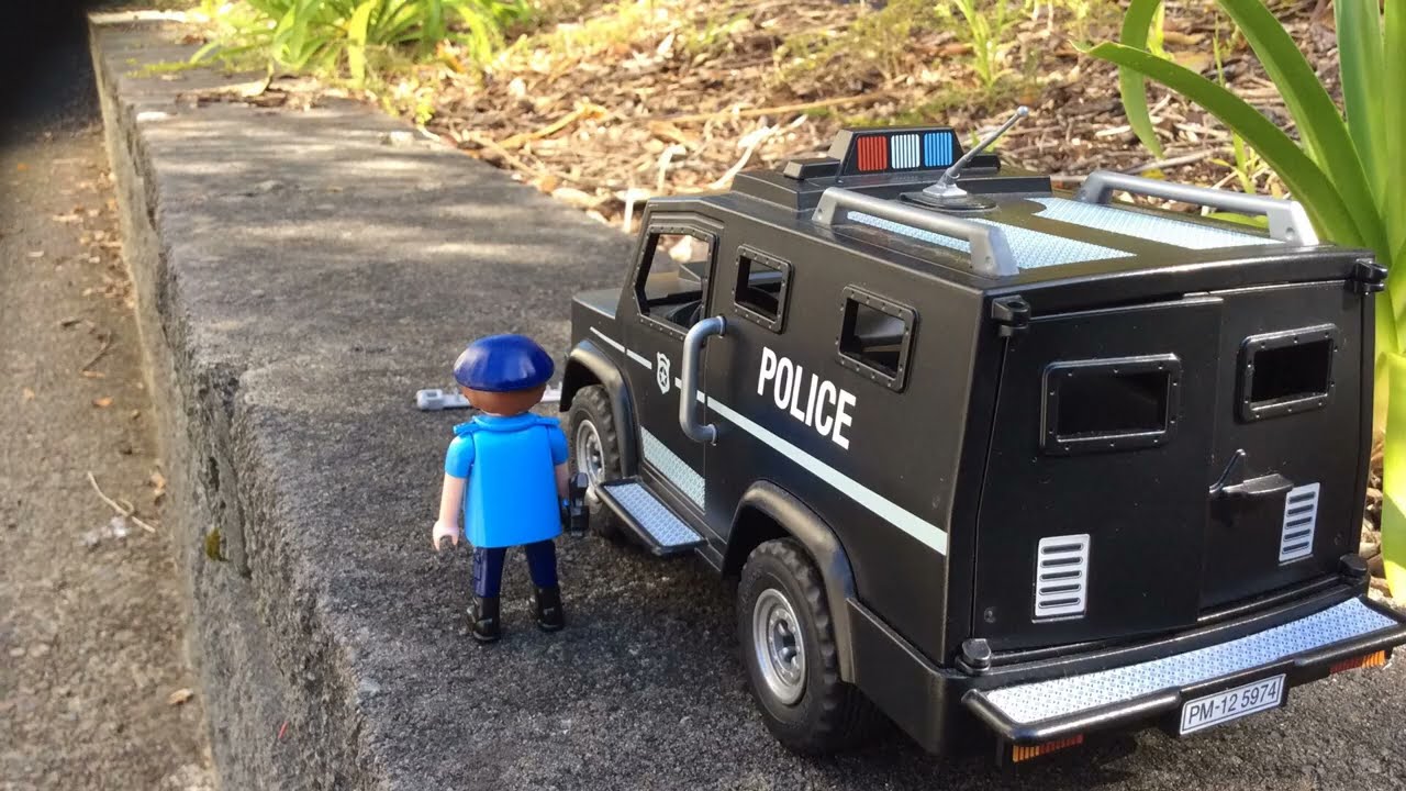 Jail Break: The Big Robbery | Playmobil Stop Motion | BrickTrunk Animations