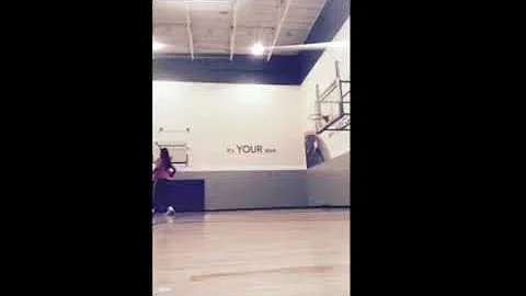 Shooting around - Alexis MOODY