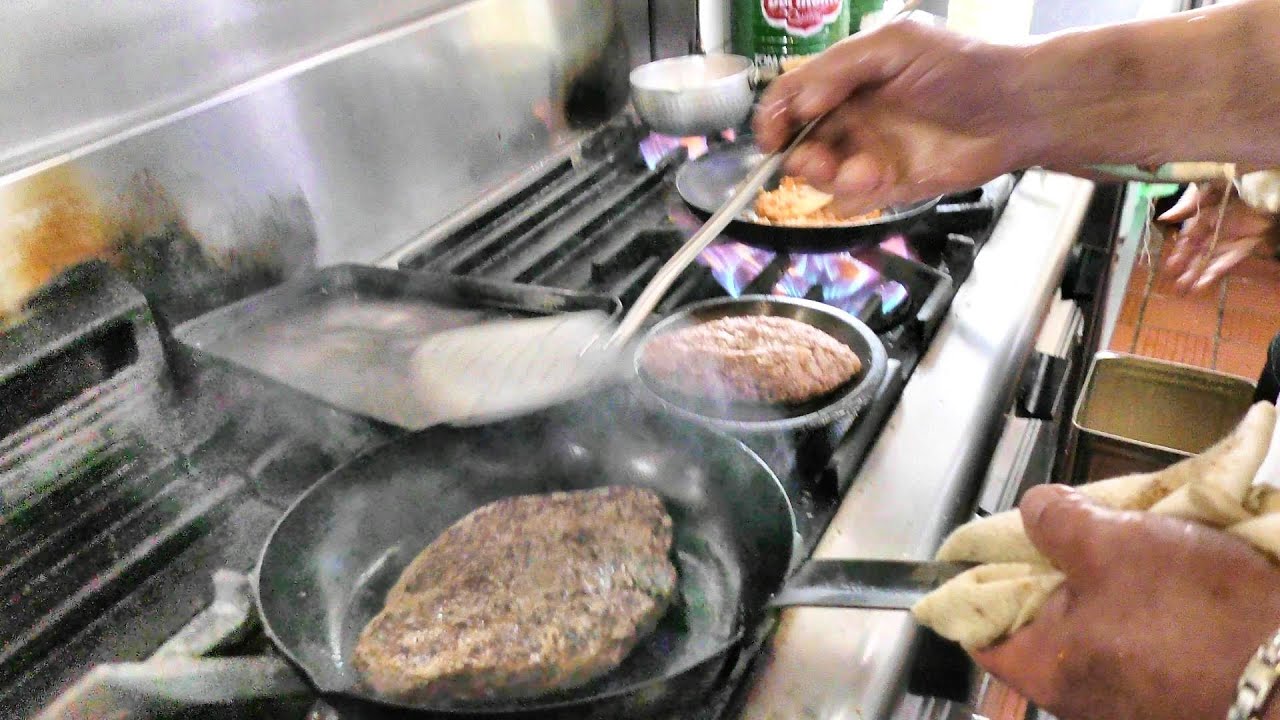 フライパンサイズの巨大ハンバーグが出てくる富山の洋食屋さん