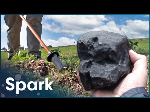 Meteor Hunters Follow Ash Creek Meteor Caught On Camera | Meteorite Men | Spark