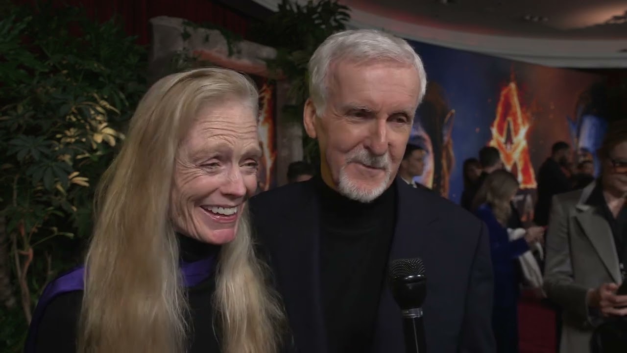 Avatar Fire And Ash Los Angeles World Premiere - itw Suzy Amis and James Cameron (Official Video)