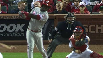 PHI@STL: Herrera hits an RBI double off Wacha