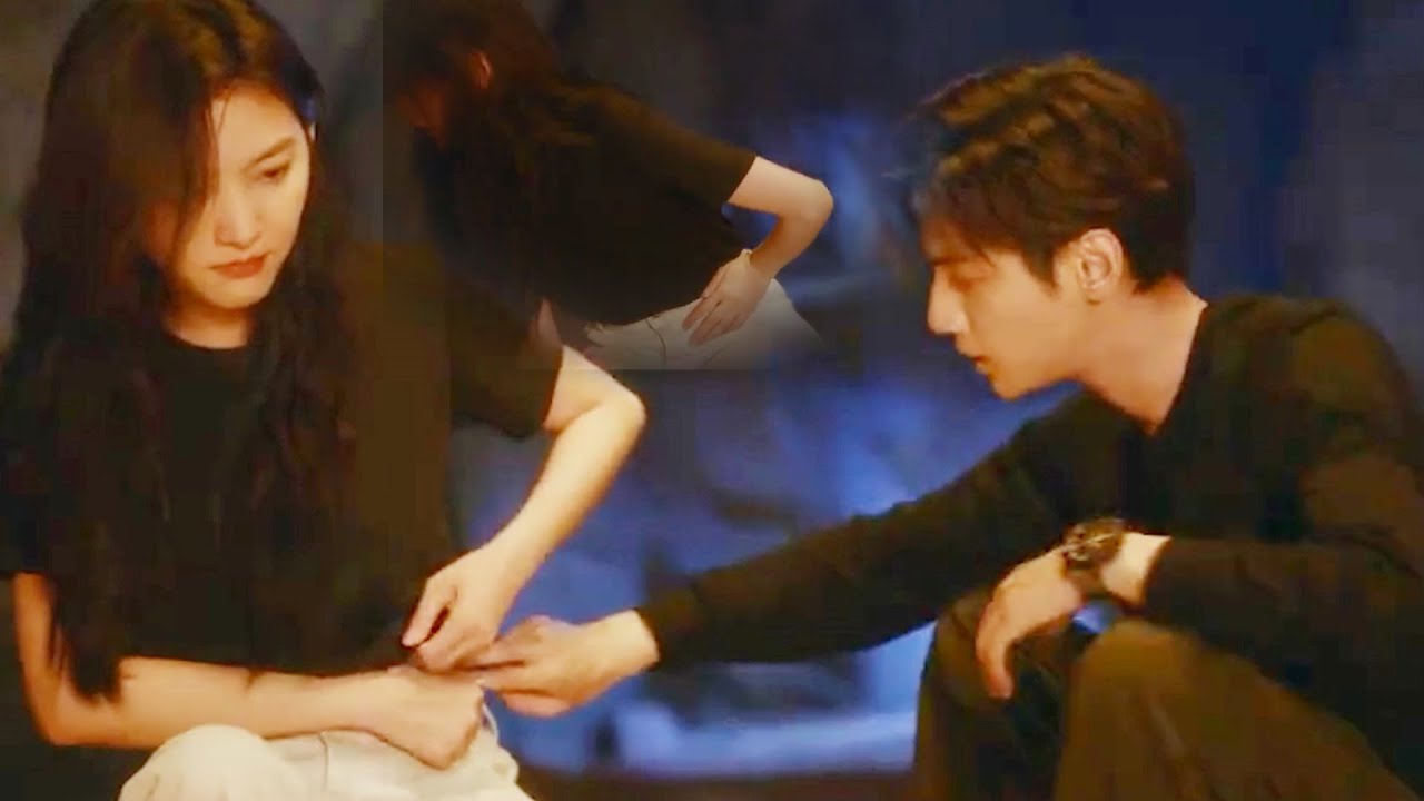 【搶先看】灰姑娘生理期肚子疼，霸道醫生化身貼心男友，溫柔的幫灰姑娘揉肚子【治愈系恋人 Love is Panacea】