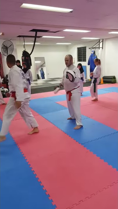 Silat Perisai Diri - combination practising pinpoint accuracy