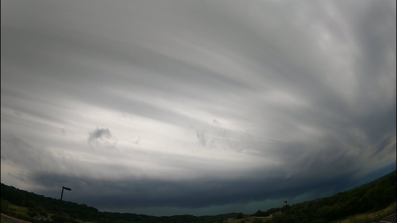 Incoming Shelf Cloud in Galena IL - YouTube