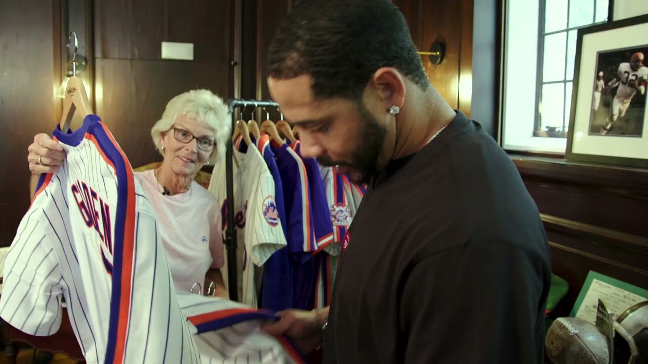 Tommy Pham Visits Mitchell & Ness Store 