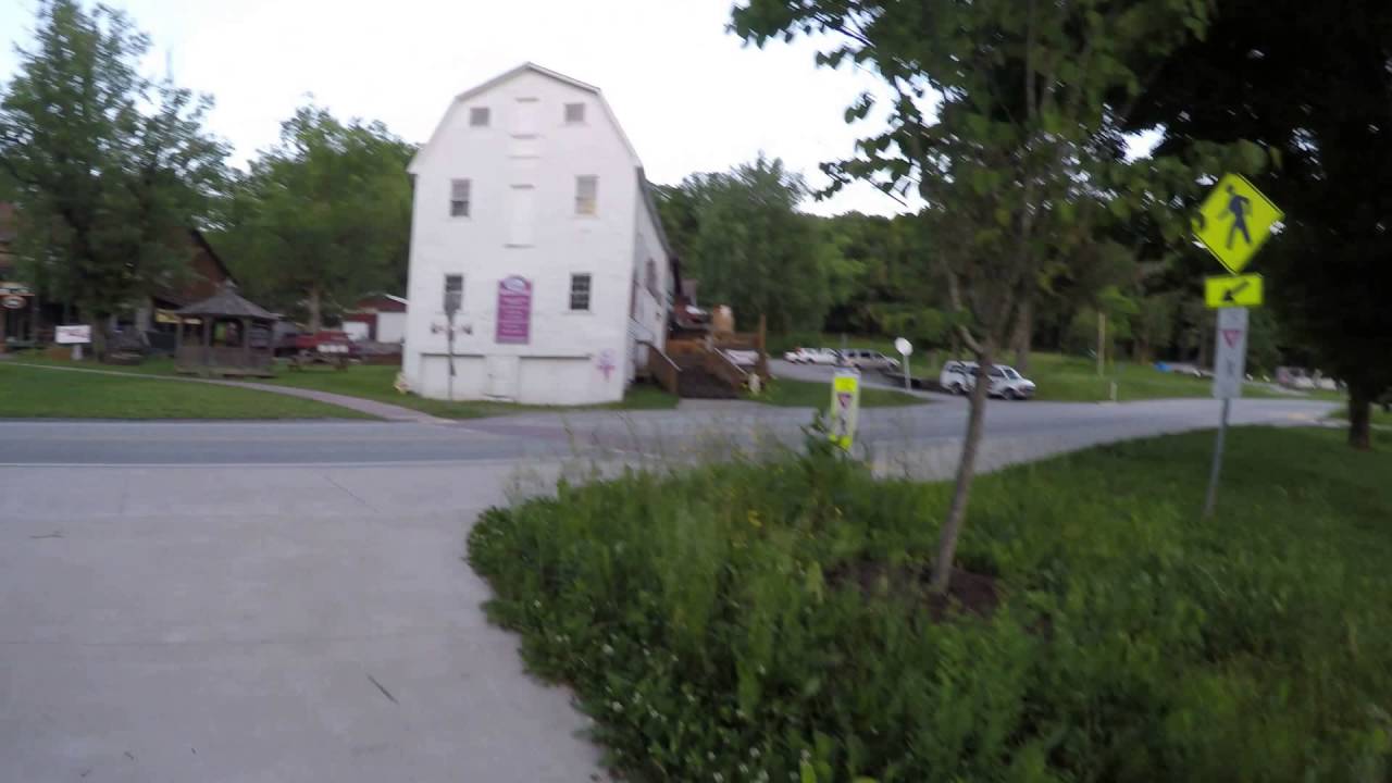 Exploring the town of Ohiopyle & Falls in Ohiopyle State Park, PA