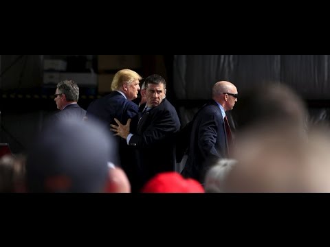 Did This Secret Service Agent Wear Fake Hand During Trump's