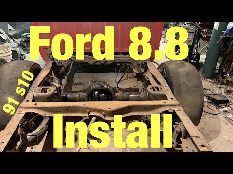 Videó: Mennyi folyadékot tart a Ford 8.8 hátsó része?
